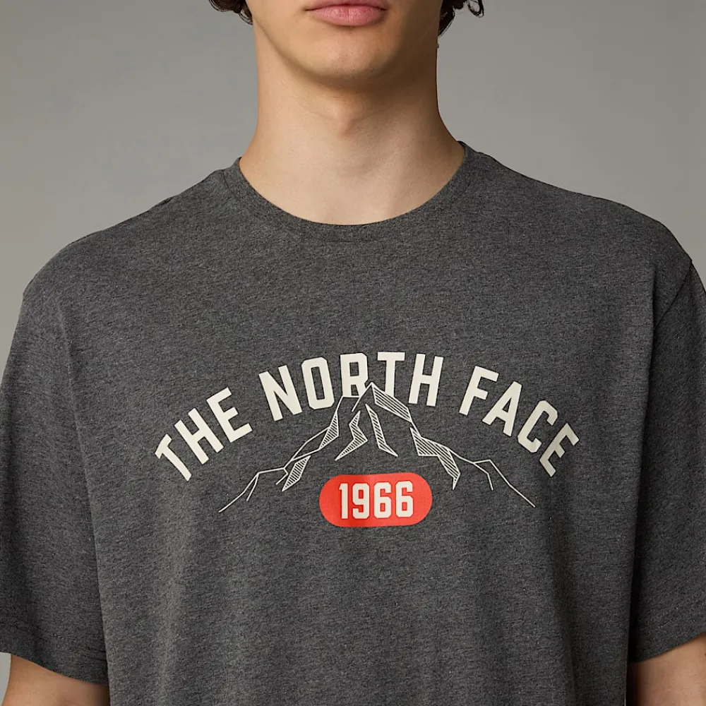 Camiseta Con Estampado Gráfico Varsity Para Hombre-The North Face Online